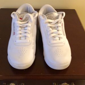 Women’s sneakers